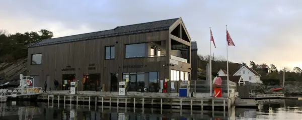 Referanse til Tømmerstø brygge